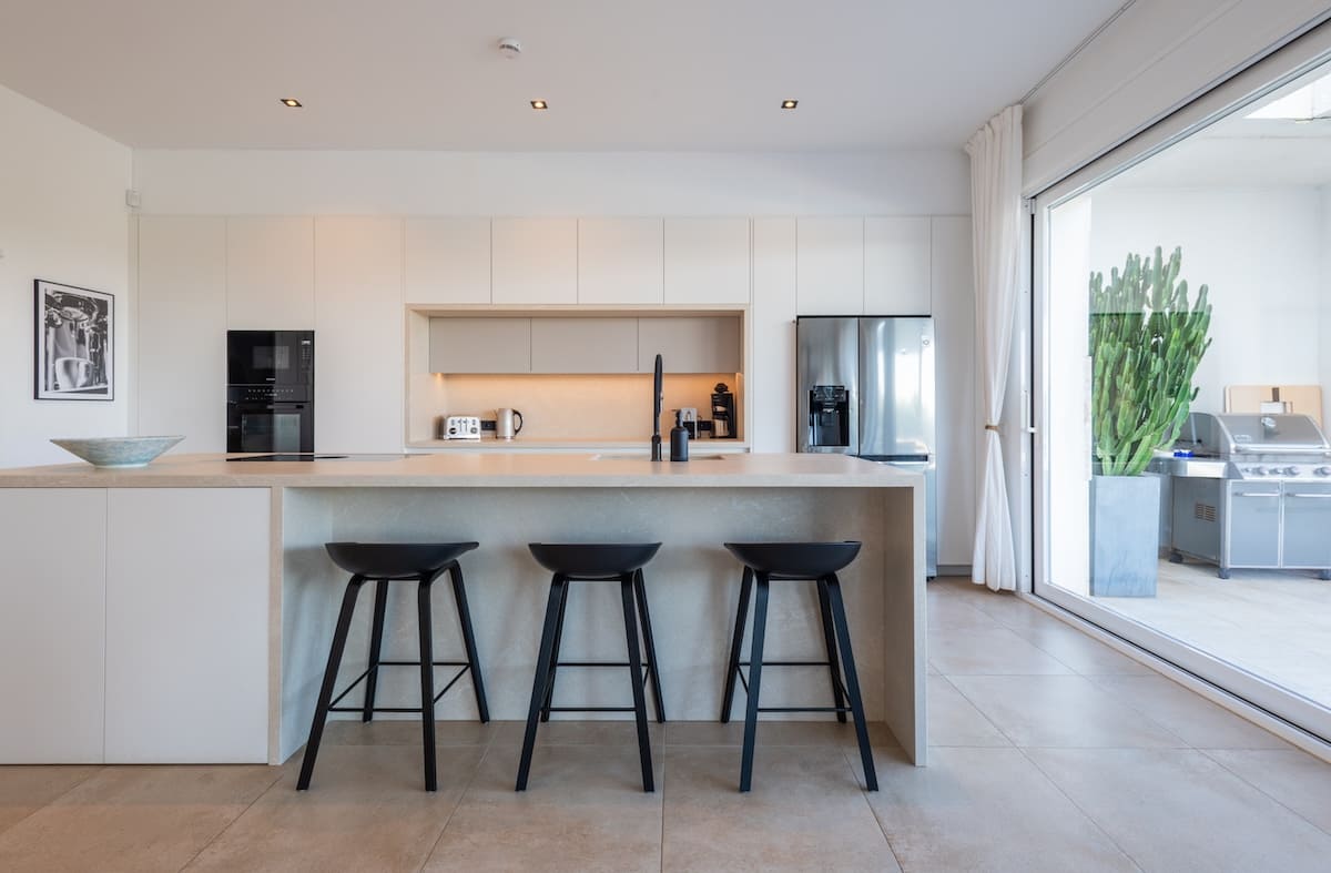 villa-mallorca-herdplatte-spuelmaschine